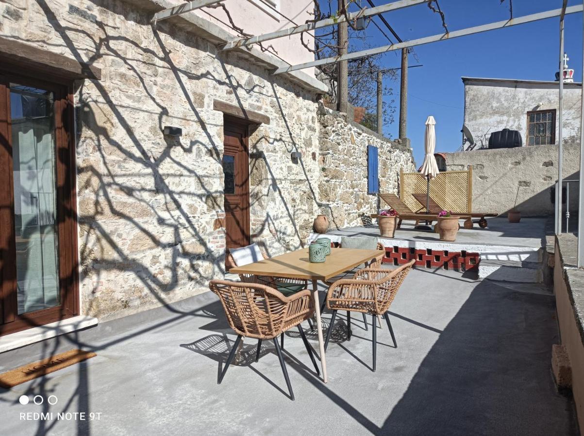 Stairs Homes & Suites Kamaria  Exterior photo